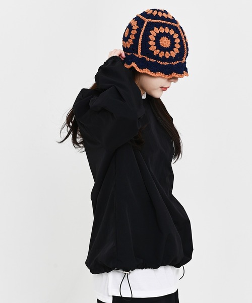 me+em select（ミームセレクト）の「フラワークロシェ編みニットハット（ハット・レディース・スカイブルー/ブラック/ベージュ/ネイビー・FREE）」の4枚目の写真