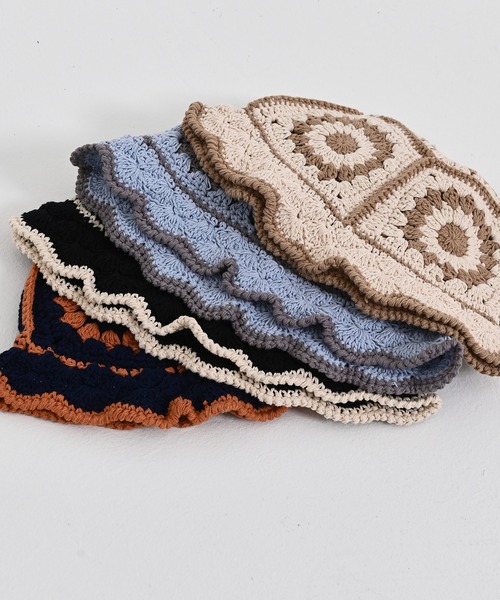 me+em select（ミームセレクト）の「フラワークロシェ編みニットハット（ハット・レディース・スカイブルー/ブラック/ベージュ/ネイビー・FREE）」の5枚目の写真