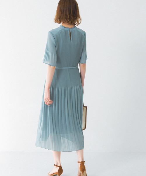 URBAN RESEARCH ROSSO WOMEN(アーバンリサーチ ロッソ)の「ランダムプリーツフレアスリーブワンピース(ワンピース・レディース・ブラック/ミント/パープル系その他・FREE)」の14枚目の写真