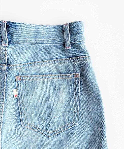 Q（キュー）の「Qgirl ワイドデニムブリーチ（デニムパンツ・レディース・ライトインディゴブルー・MEDIUM/LARGE/SMALL）」の11枚目の写真