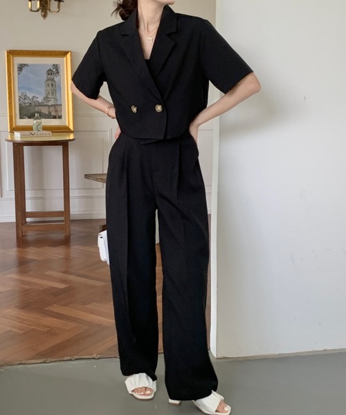 emi+（エミプラス）の「ショートテーラーサマージャケット＋センタープレスセミワイドパンツ　セットアップ（テーラードジャケット・レディース・ブラック/カーキ/ベージュ/チャコールグレー/ブラウン・M/L/S）」の13枚目の写真