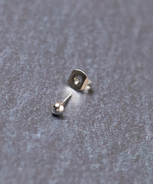 Pledge（プレッジ）の「【Pledge（プレッジ）】PLATINUMワンポイントピアス（ソロ）（ピアス（片耳用）・メンズ・プラチナム・FREE）」の2枚目の写真