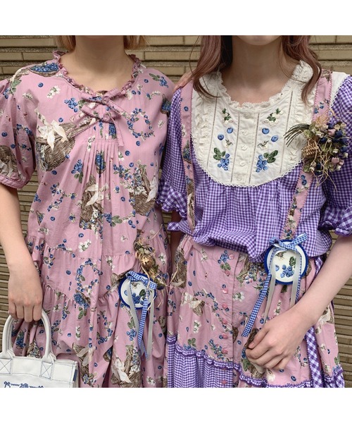 PINK HOUSE（ピンクハウス）の「ブルーベリー刺繍入りギンガムブラウス