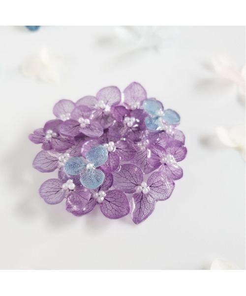 tone（トーン）の「【Tresor】小さな紫陽花　ブローチ(MA)（ブローチ/コサージュ・レディース・ラベンダー/ピンク/ネイビー・FREE）」の5枚目の写真