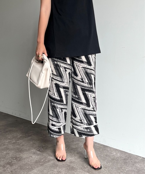 prose verse（プロズヴェール）の「《WEB限定》幾何柄パイピングラインパンツ（その他パンツ・レディース・オフホワイト・ﾌﾘ-）」の2枚目の写真
