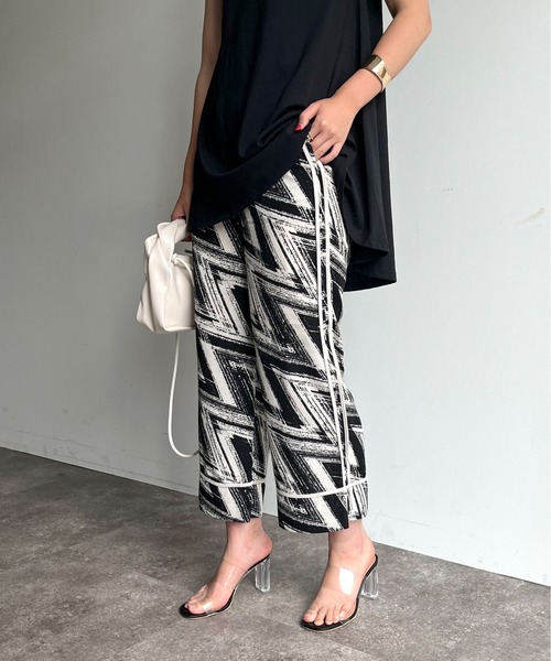 prose verse（プロズヴェール）の「《WEB限定》幾何柄パイピングラインパンツ（その他パンツ・レディース・オフホワイト・ﾌﾘ-）」の5枚目の写真