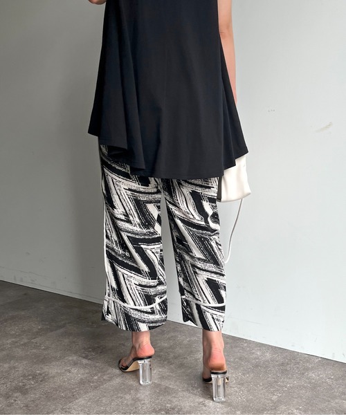 prose verse（プロズヴェール）の「《WEB限定》幾何柄パイピングラインパンツ（その他パンツ・レディース・オフホワイト・ﾌﾘ-）」の6枚目の写真