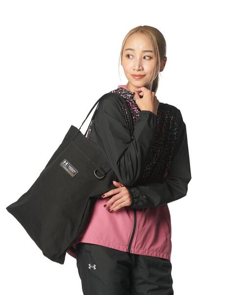UNDER ARMOUR（アンダーアーマー）の「UAキャンバス トートバッグ（トレーニング/メンズ/レディース）（ショルダーバッグ・レディース・ブラック/ホワイト・ONESIZE）」の9枚目の写真