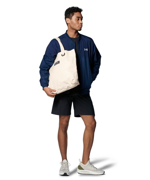 UNDER ARMOUR（アンダーアーマー）の「UAキャンバス トートバッグ（トレーニング/メンズ/レディース）（ショルダーバッグ・レディース・ブラック/ホワイト・ONESIZE）」の19枚目の写真