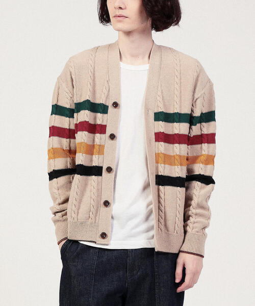 TOMORROWLAND （トゥモローランド）の「ウールナイロンコットン ケーブル×ボーダー Vネックカーディガン（カーディガン/ボレロ・メンズ・ブラック系その他/ベージュ系その他2・S/M）」の5枚目の写真