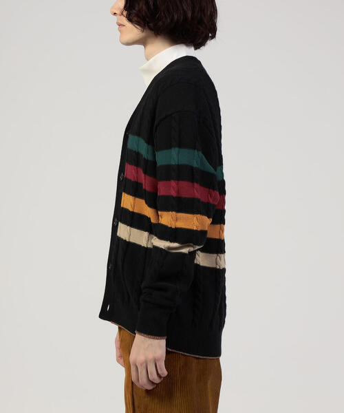 TOMORROWLAND （トゥモローランド）の「ウールナイロンコットン ケーブル×ボーダー Vネックカーディガン（カーディガン/ボレロ・メンズ・ブラック系その他/ベージュ系その他2・S/M）」の11枚目の写真