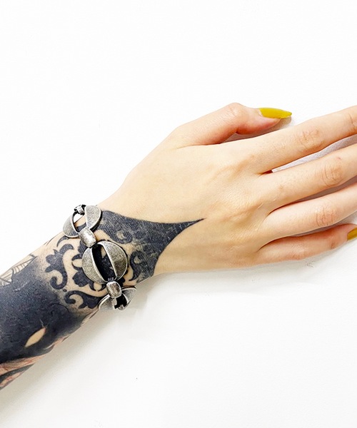 GARA（ガラ）の「GARA:STRATA BRACELET（ブレスレット・メンズ・ブラック/アンティークシルバー・M/L）」の11枚目の写真