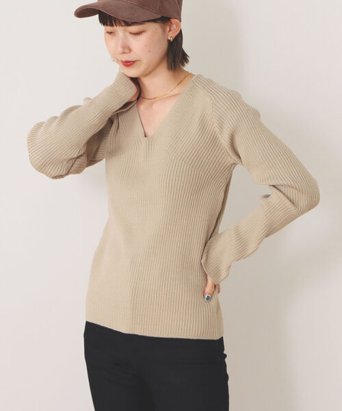 BEAMS HEART(ビームスハート)の「BEAMS HEART / Vネック リブプルオーバー(ニット/セーター・レディース・ブルー/ブラック/ベージュ・FREE)」の4枚目の写真