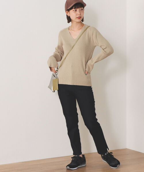 BEAMS HEART(ビームスハート)の「BEAMS HEART / Vネック リブプルオーバー(ニット/セーター・レディース・ブルー/ブラック/ベージュ・FREE)」の10枚目の写真