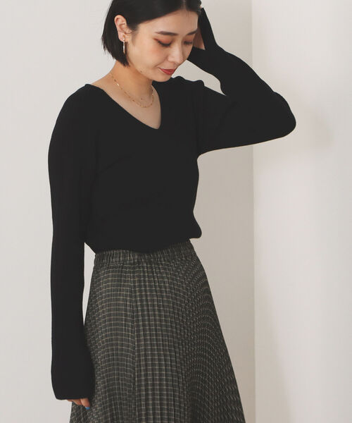 BEAMS HEART(ビームスハート)の「BEAMS HEART / Vネック リブプルオーバー(ニット/セーター・レディース・ブルー/ブラック/ベージュ・FREE)」の13枚目の写真