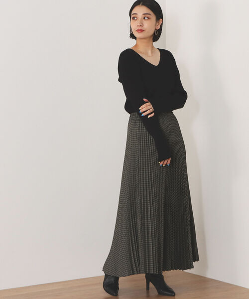 BEAMS HEART(ビームスハート)の「BEAMS HEART / Vネック リブプルオーバー(ニット/セーター・レディース・ブルー/ブラック/ベージュ・FREE)」の15枚目の写真