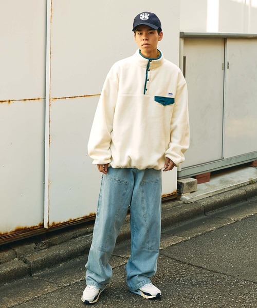 SPOC STORE（スポックストア）の「【SPOC STORE】ワンポイントロゴネーム オーバーサイズハーフボタンフリース（スウェット・レディース・パープル/ライトグレー/ブラック/アイボリー/ブルーグリーン/ブルー・M/L）」の7枚目の写真