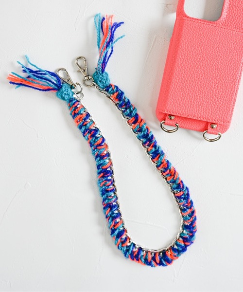 Editors Draw（エディターズドロー）の「チェーン編みハンドスマホストラップ シルバー（スマホグッズ・レディース・ホワイト×ブラック/ブラウン系その他/サックスブルー/ブラック×グレー/ピンク・ONE SIZE）」の4枚目の写真