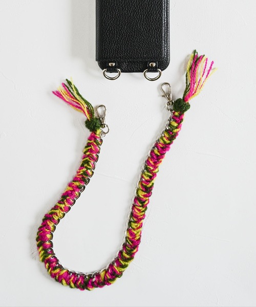 Editors Draw（エディターズドロー）の「チェーン編みハンドスマホストラップ シルバー（スマホグッズ・レディース・ホワイト×ブラック/ブラウン系その他/サックスブルー/ブラック×グレー/ピンク・ONE SIZE）」の5枚目の写真