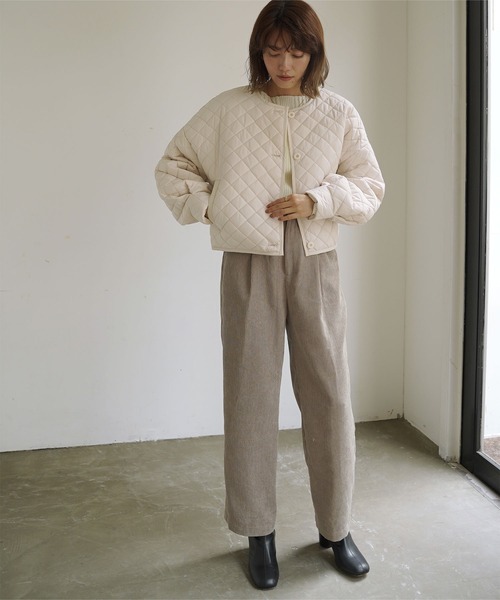 titivate(ティティベイト)の「キルティングショートジャケット(ノーカラージャケット・レディース・アイボリー/ブラック/グレイッシュベージュ・S/M)」の17枚目の写真