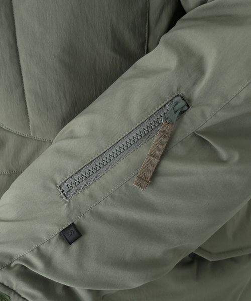 DAIWA PIER39（ダイワピア39）の「【DAIWA PIER39 /ダイワ ピア39】TECH PADDING MIL JACKET2022（ミリタリージャケット・メンズ・ダークグリーン/ブラック・LARGE/MEDIUM）」の17枚目の写真