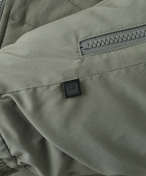 DAIWA PIER39（ダイワピア39）の「【DAIWA PIER39 /ダイワ ピア39】TECH PADDING MIL JACKET2022（ミリタリージャケット・メンズ・ダークグリーン/ブラック・LARGE/MEDIUM）」の18枚目の写真