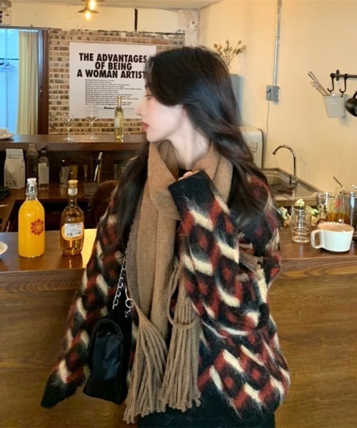 yuue' ( wear )（ユーイ）の「大判カラーマフラー（マフラー・レディース・グレー/グリーン/ベージュ・FREE）」の4枚目の写真