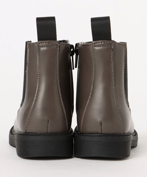 BEAMS mini（ビームスミニ）の「BEAMS mini / フェイクレザー サイドゴアブーツ（16～19cm）（ブーツ・キッズ・ブラック/チャコールグレー・19/17/18/16）」の12枚目の写真