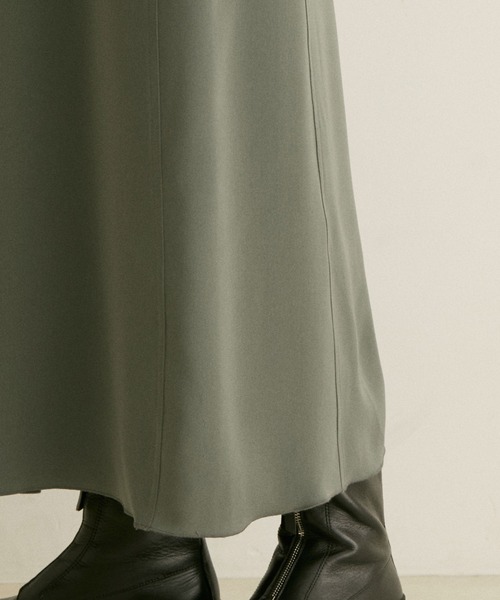 SALON adam et rope'（サロン アダム エ ロペ）の「アメリカンスリーブキャミワンピース（ワンピース・レディース・スミクロ/カーキ・FREE）」の14枚目の写真