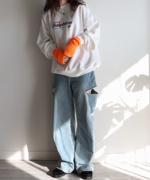 NBA/NFL/NHL/MLB（エヌビーエーエヌエフエルエヌエイチエルエムエルビー）の「MIAMI Dolphins NFL チームロゴ刺繍スウェットトレーナー（スウェット・レディース・ホワイト/グレー・M/L）」の5枚目の写真
