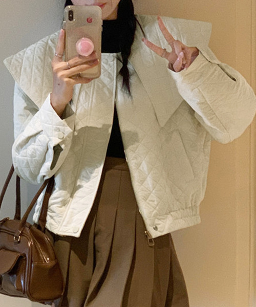 DAY CLOSET(デイ クローゼット)の「レディース ビッグカラーショート丈キルティングジャケット(その他アウター・レディース・オフホワイト・ONE SIZE)」の2枚目の写真