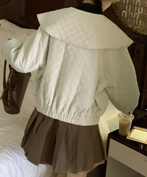 DAY CLOSET(デイ クローゼット)の「レディース ビッグカラーショート丈キルティングジャケット(その他アウター・レディース・オフホワイト・ONE SIZE)」の7枚目の写真