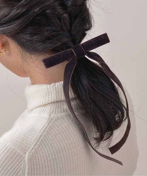 Monocoro toppi(モノコロトッピ)の「ベロア リボン ロング ヘアゴム(ヘアゴム・レディース・ブラウン/グレー/ブラック/カーキ・フリー)」の11枚目の写真