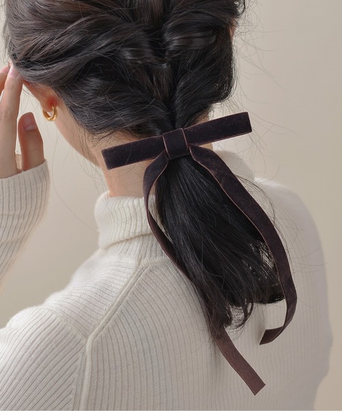 Monocoro toppi(モノコロトッピ)の「ベロア リボン ロング ヘアゴム(ヘアゴム・レディース・ブラウン/グレー/ブラック/カーキ・フリー)」の12枚目の写真