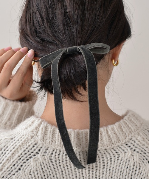Monocoro toppi(モノコロトッピ)の「ベロア リボン ロング ヘアゴム(ヘアゴム・レディース・ブラウン/グレー/ブラック/カーキ・フリー)」の16枚目の写真