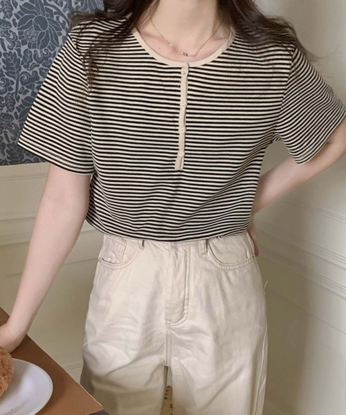 Girly Doll(ガーリードール)の「ヘンリーネックボーダートップス(Tシャツ/カットソー・レディース・ブラック/グリーン/パープル/ブルー/グレー・F)」の8枚目の写真