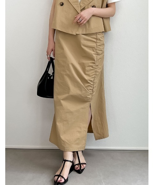 Re:EDIT（リエディ）の「[2023S/S COLLECTION][低身長/高身長サイズ有]シャーリングデザインスリットナロースカート（スカート・レディース・ベージュ/グレイッシュベージュ/ブラック・MEDIUM/SHORT/TALL/LARGE）」の3枚目の写真