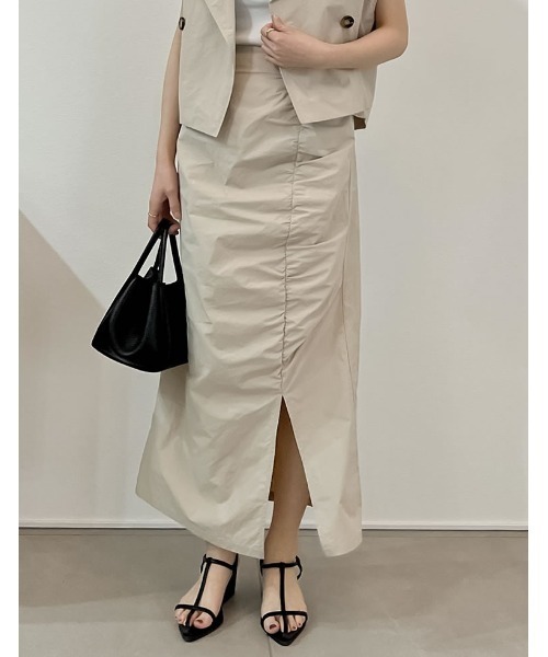 Re:EDIT（リエディ）の「[2023S/S COLLECTION][低身長/高身長サイズ有]シャーリングデザインスリットナロースカート（スカート・レディース・ベージュ/グレイッシュベージュ/ブラック・MEDIUM/SHORT/TALL/LARGE）」の2枚目の写真