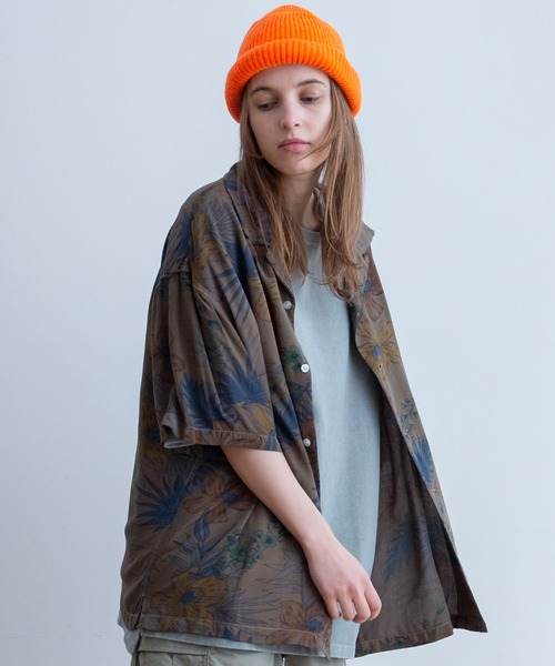 Universal Style Wear(ユニバーサルスタイルウェア)の「Universal Style Wear ダイング トロピカル シャツ(シャツ/ブラウス・メンズ・カーキ/グレイッシュブルー/スミクロ/ブラウン・MEDIUM/LARGE/X-LARGE)」の3枚目の写真