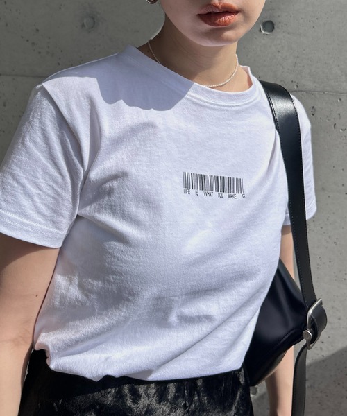 y/m by RIKA（イムバイリカ）の「バーコードTシャツ（Tシャツ/カットソー・レディース・オフホワイト/ブラック・FREE）」の2枚目の写真