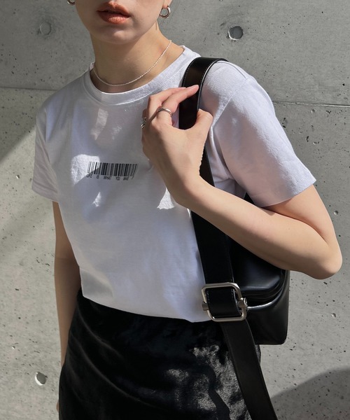 y/m by RIKA（イムバイリカ）の「バーコードTシャツ（Tシャツ/カットソー・レディース・オフホワイト/ブラック・FREE）」の5枚目の写真