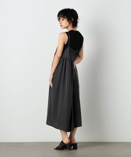 COMME CA ISM(コムサイズム)の「キャミソール ワンピース(ワンピース・レディース・チャコール/ブラック・MEDIUM/LARGE)」の2枚目の写真
