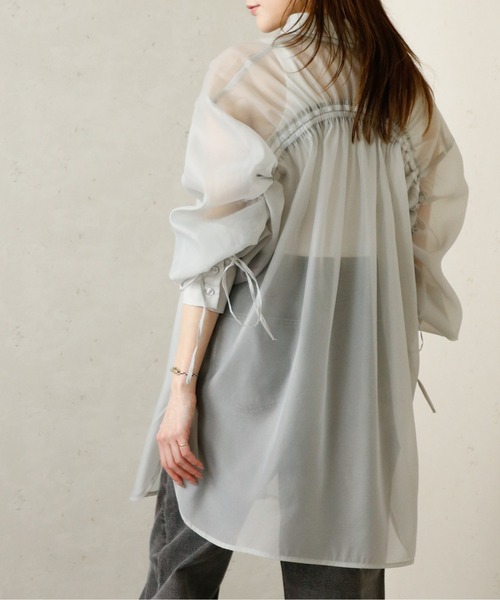 Per sist ence(パーシエンス)の「Per sist ence/パーシエンス オーガンジーシアーバックドロストシャツ(シャツ/ブラウス・レディース・グレー/ブラック/オフホワイト・FREE)」の2枚目の写真