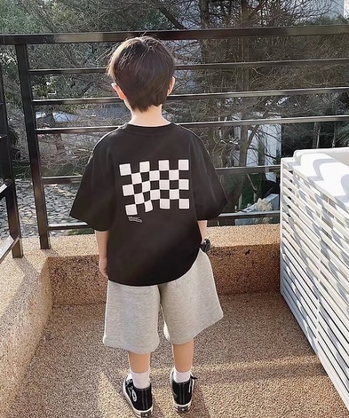 Tickle(ティックル)の「CHACKERプリントTシャツ(Tシャツ/カットソー・キッズ・ホワイト/ブラック・90/100/110/120/130/140/150)」の1枚目の写真