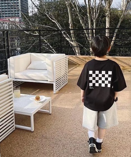 Tickle(ティックル)の「CHACKERプリントTシャツ(Tシャツ/カットソー・キッズ・ホワイト/ブラック・90/100/110/120/130/140/150)」の3枚目の写真