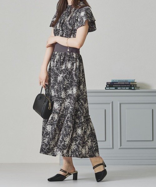 acro(アクロ)の「ウエストリブ配色花柄ワンピース/AC3412(ワンピース・レディース・ブラック/アイボリー・フリ-)」の1枚目の写真