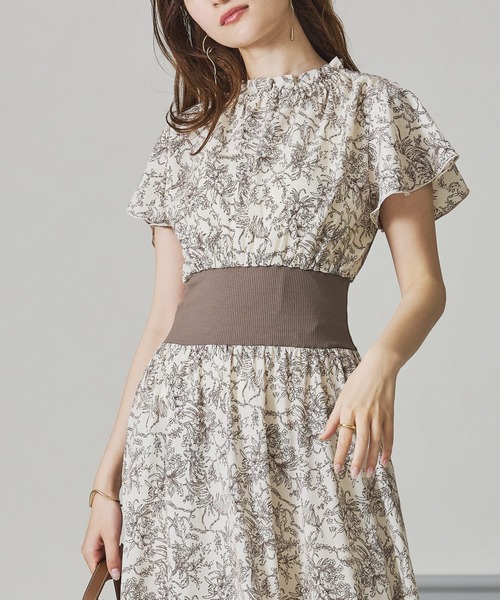 acro(アクロ)の「ウエストリブ配色花柄ワンピース/AC3412(ワンピース・レディース・ブラック/アイボリー・フリ-)」の5枚目の写真