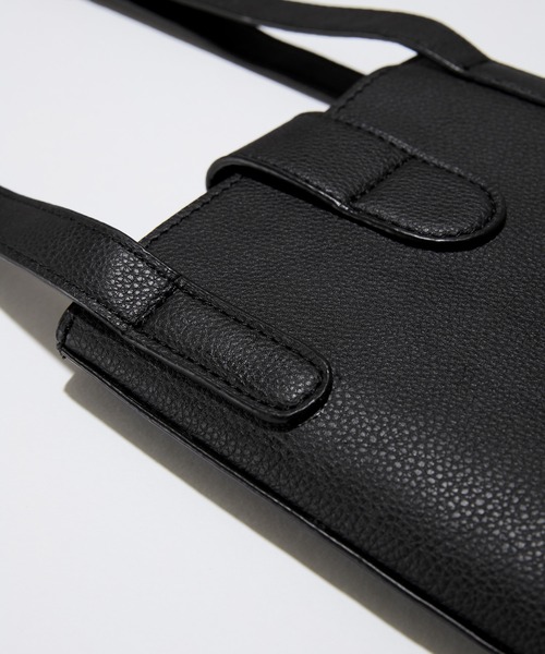 Alfred Alex（アルフレッドアレックス）の「【Alfred Alex】frap mini shoulder bag / フラップミニショルダーバッグ（ショルダーバッグ・メンズ・チャコール/ダークブラウン/グレイッシュベージュ/ブラック・FREE）」の9枚目の写真