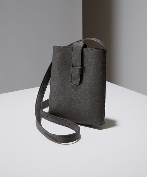Alfred Alex（アルフレッドアレックス）の「【Alfred Alex】frap mini shoulder bag / フラップミニショルダーバッグ（ショルダーバッグ・メンズ・チャコール/ダークブラウン/グレイッシュベージュ/ブラック・FREE）」の17枚目の写真