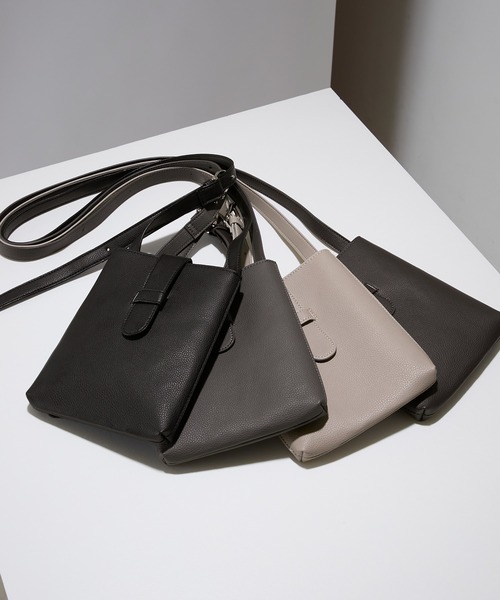 Alfred Alex（アルフレッドアレックス）の「【Alfred Alex】frap mini shoulder bag / フラップミニショルダーバッグ（ショルダーバッグ・メンズ・チャコール/ダークブラウン/グレイッシュベージュ/ブラック・FREE）」の19枚目の写真